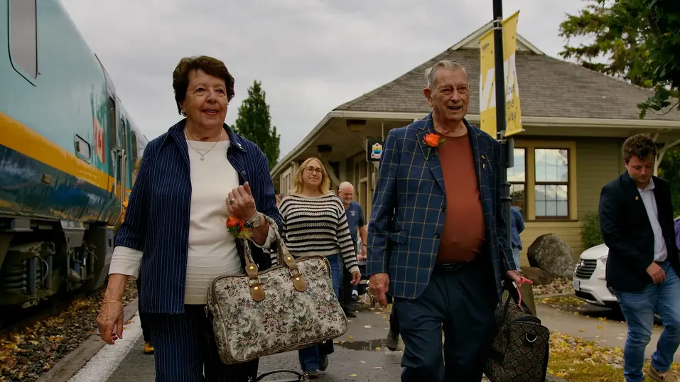 Jacques and his wife, Lise, at the train station / Jacques et sa femme, Lise, à la gare